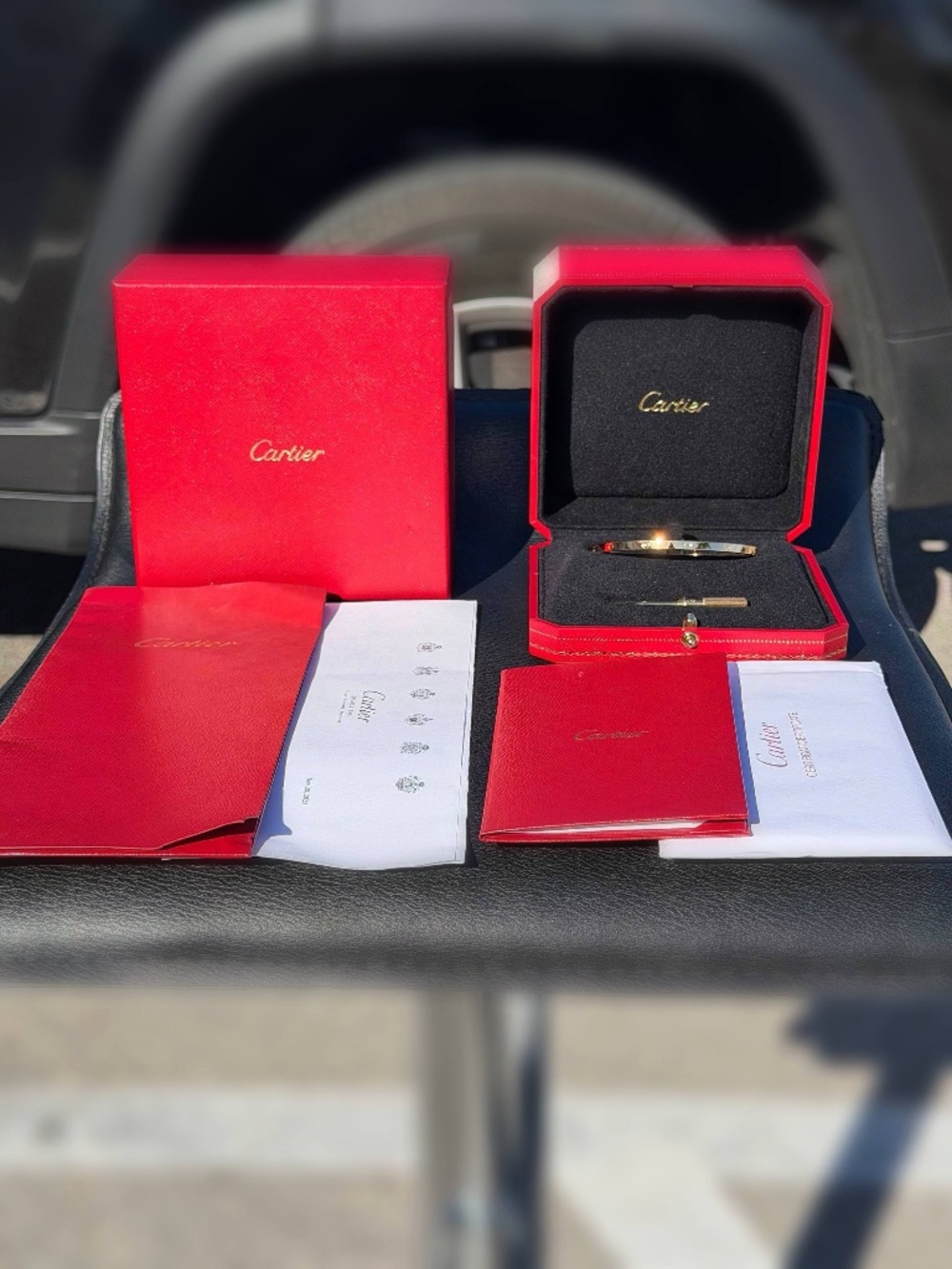 Cartier 18k yellow gold LOVE BRACELET, SMALL MODEL size 19 full set - Picture 6 of 11